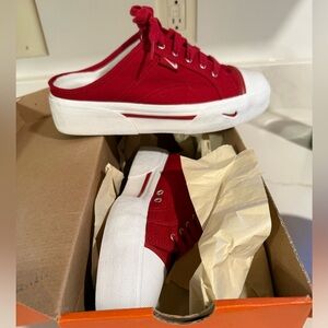 Vintage 90’s Nike Hermosa Red slip on Mule Sneakers Women’s Size 8